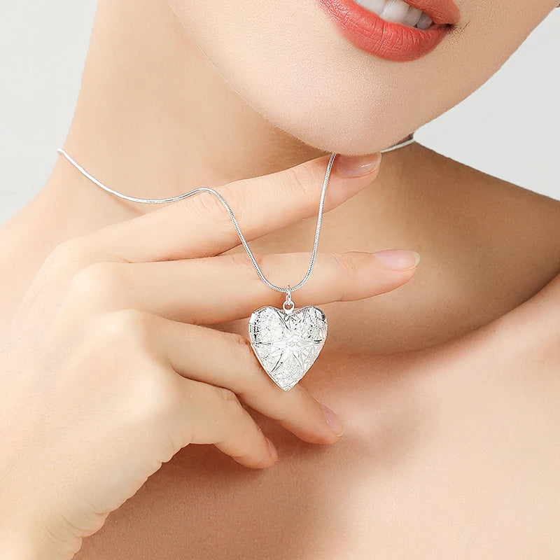 DOTEFFIL 925 Silver Photo Frame Pendant Necklace β Elegant Memory Keepsake Jewelry