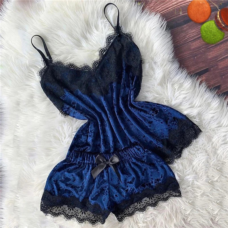 VelvetKiss – Bow Cami & Shorts Pajama Set