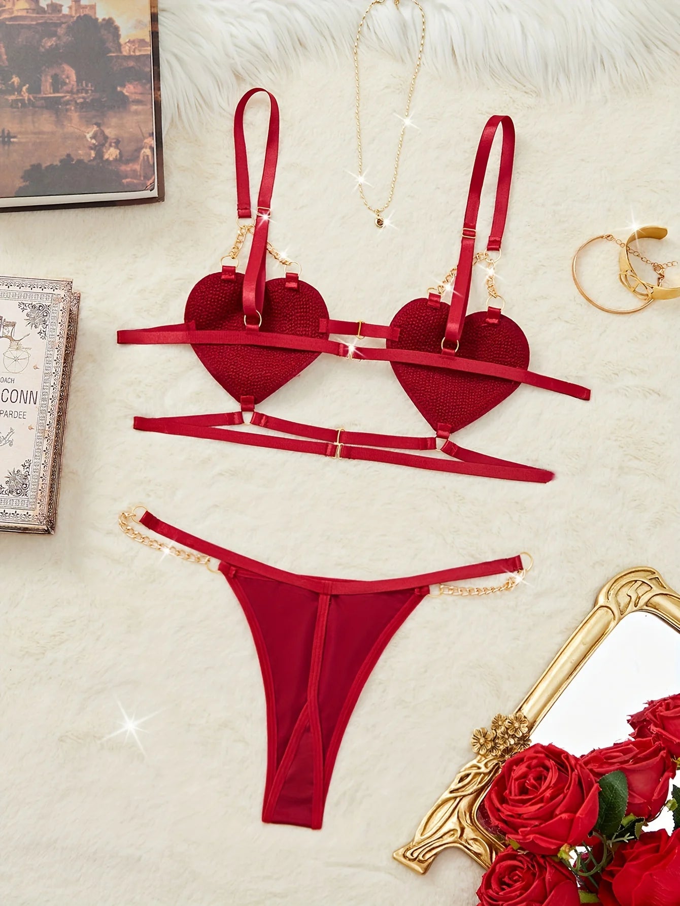 Sexy 2-Piece Lingerie Set with Gold Chain & Elegant Thong
