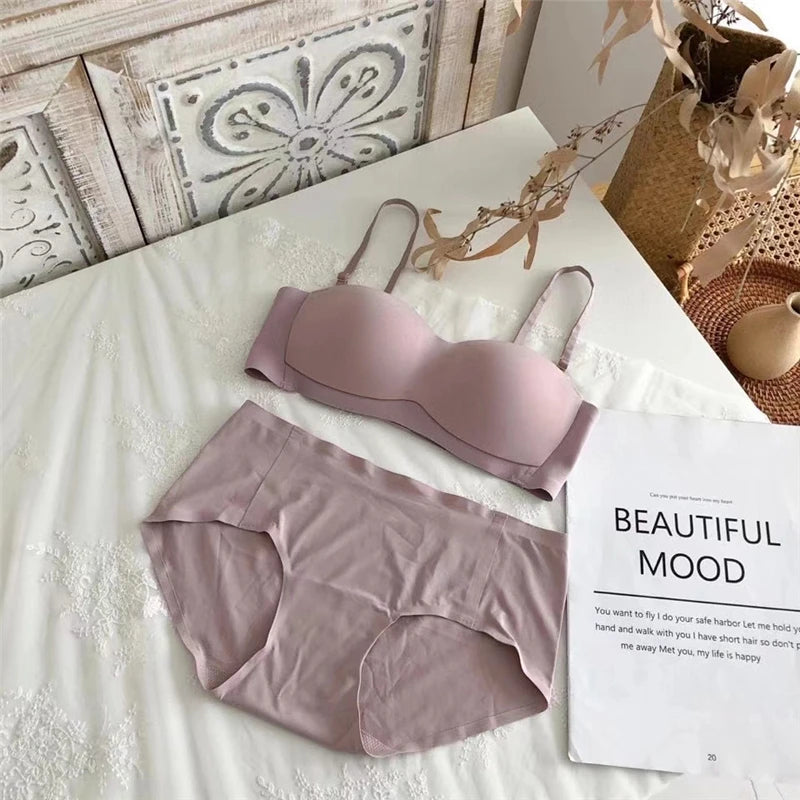 YUQI Ultra-Thin Wireless Push-Up Bralette – Summer Comfort