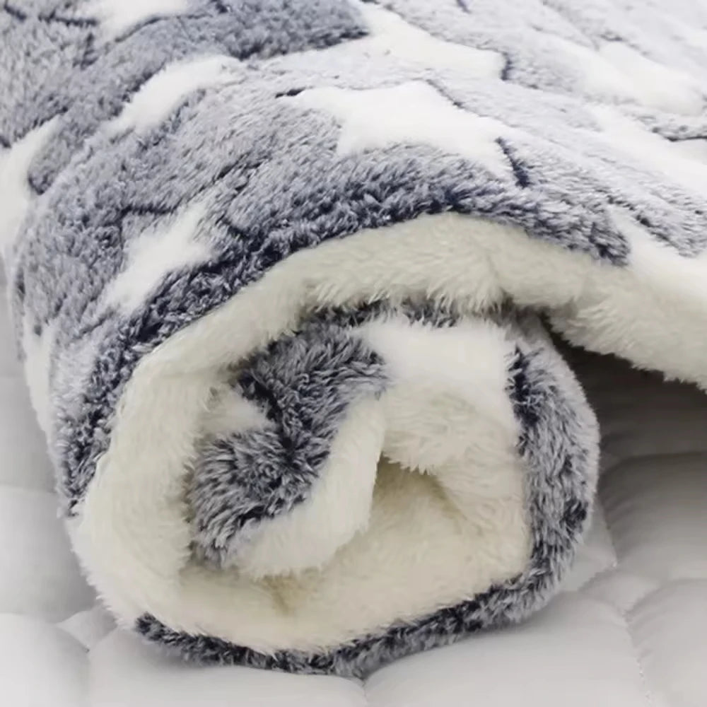 Flannel Pet Sleeping Mat β Soft Cushion Bed for Dogs & Cats, Blanket-Style Mattress