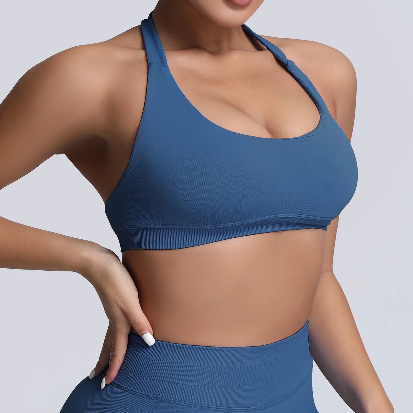 Seamless Halter Strap Sports Bra β Medium Support Padded Open-Back Yoga Crop Top
