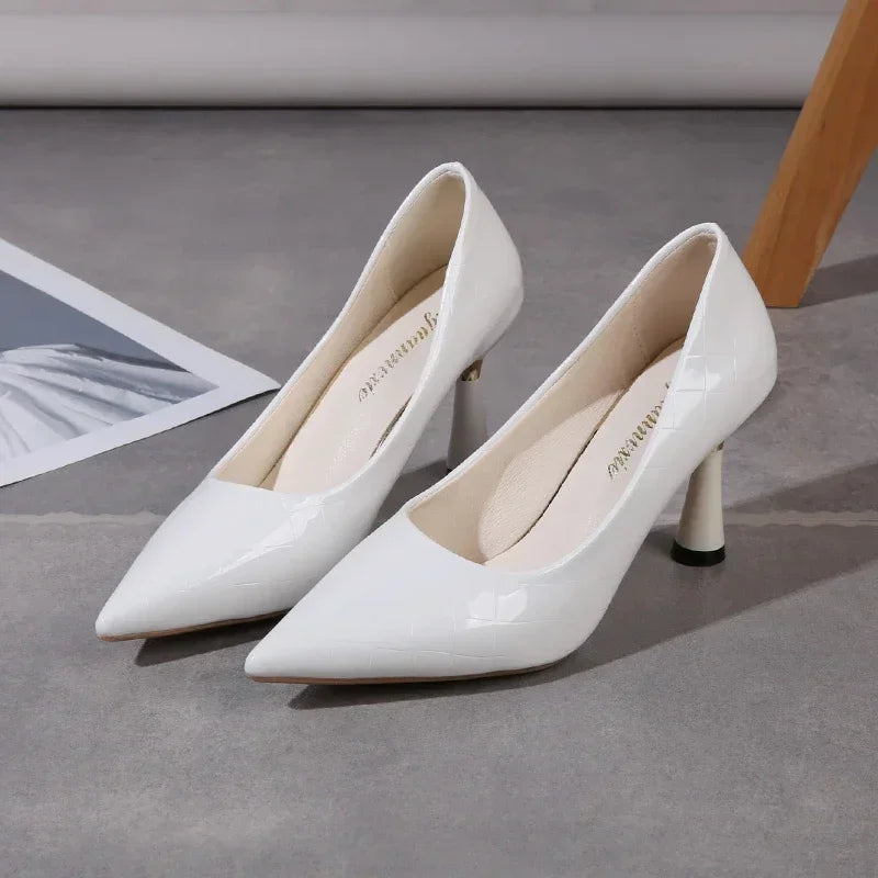 TrendStep 2025 β Elegant Pointed Toe Pumps