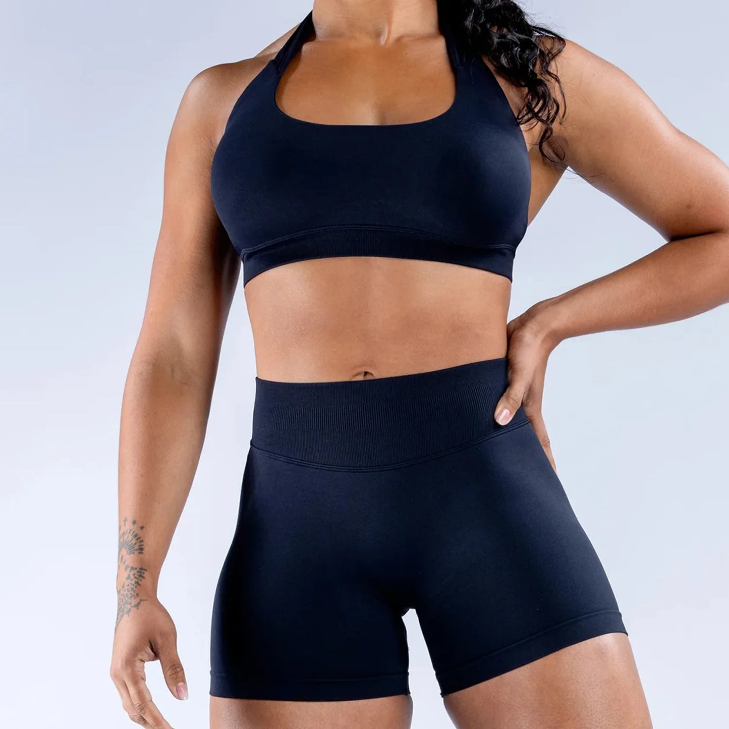 Seamless Halter Strap Sports Bra β Medium Support Padded Open-Back Yoga Crop Top