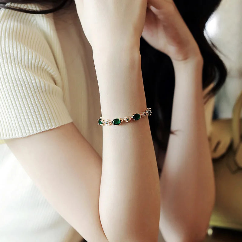 Luxury Green Rhinestone Link Bracelet β Vintage Gold Chain for Women
