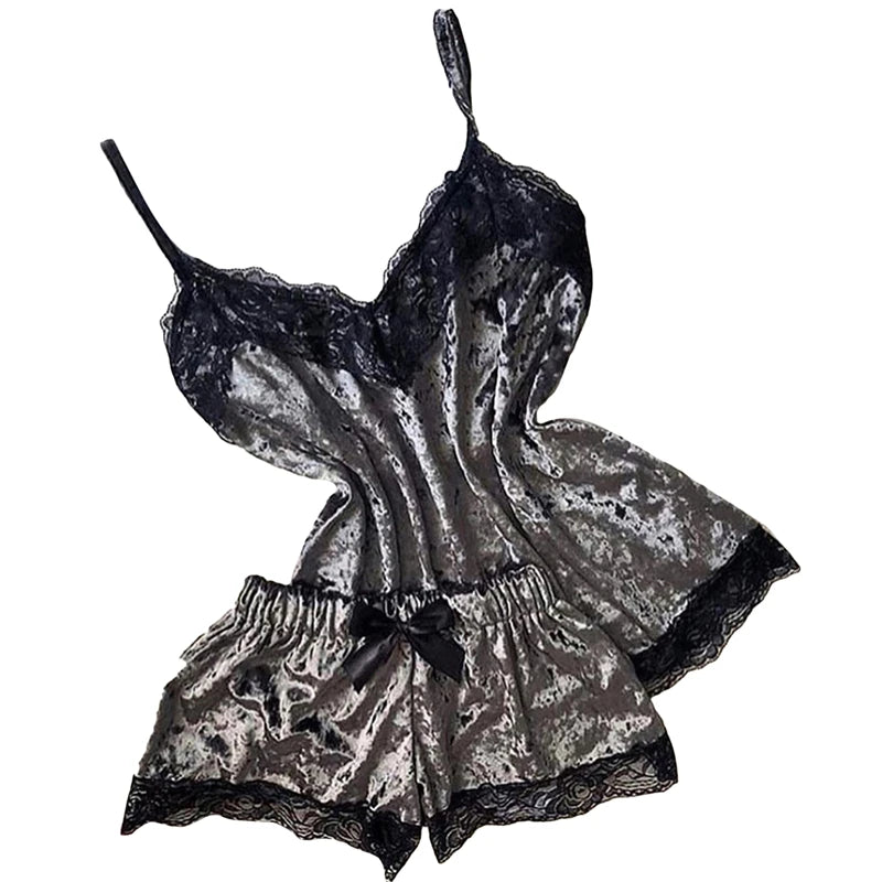 VelvetKiss – Bow Cami & Shorts Pajama Set