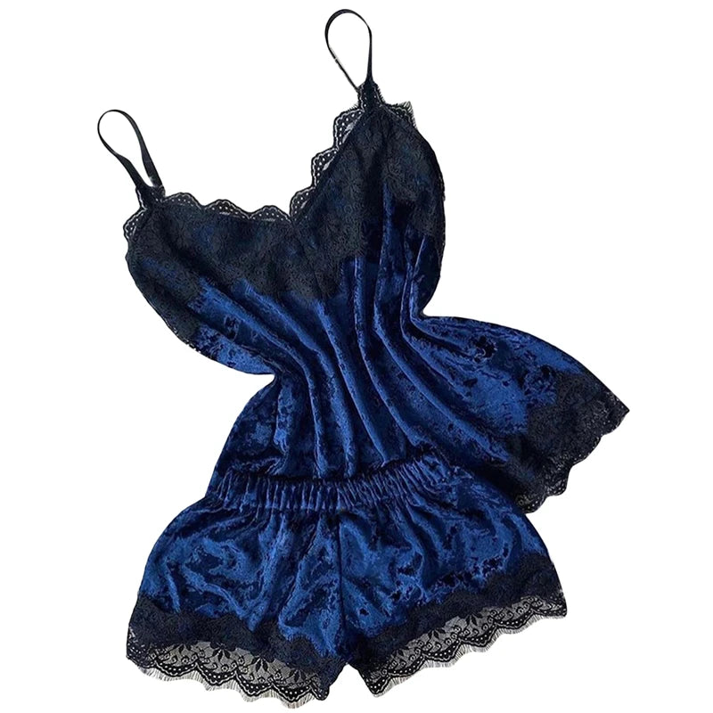VelvetKiss – Bow Cami & Shorts Pajama Set