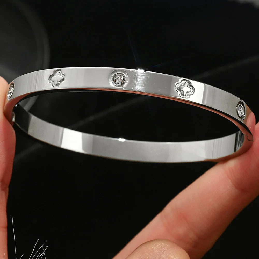 CloverNail β Lucky Gold Stainless Steel Bracelet Set