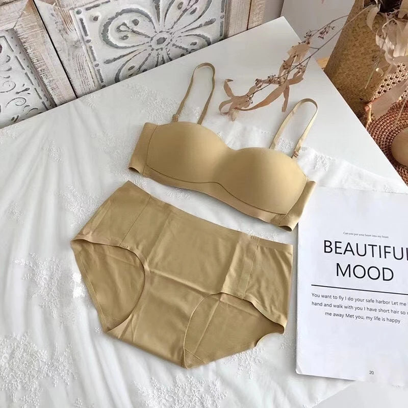 YUQI Ultra-Thin Wireless Push-Up Bralette – Summer Comfort
