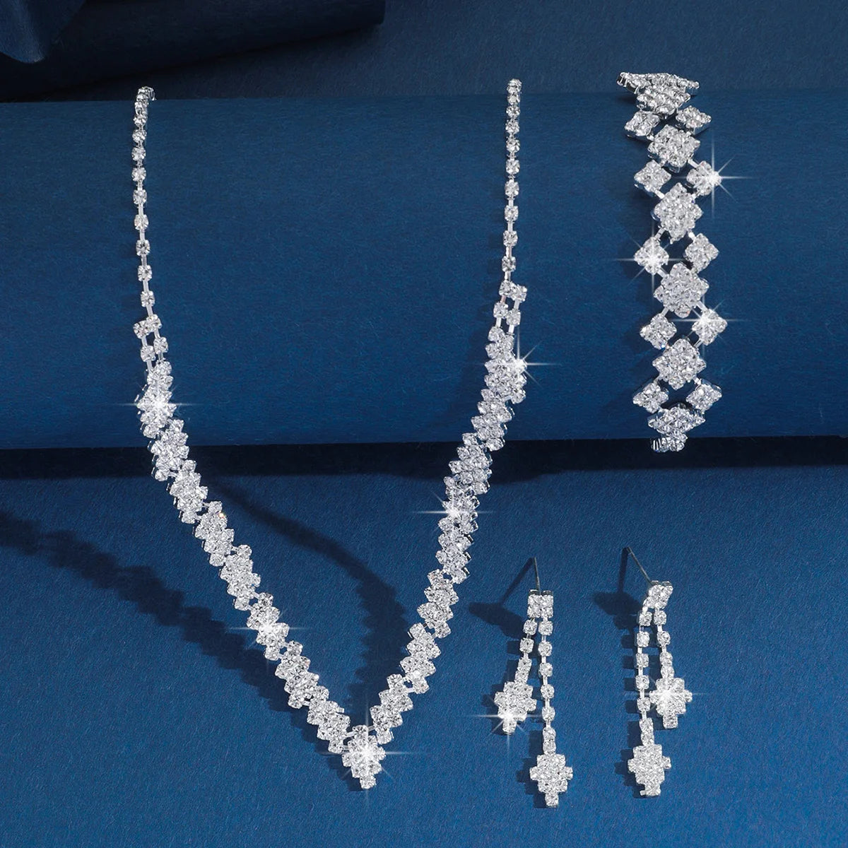 Elegant Claw Chain Jewelry Set β 3/4PCS Necklace, Bracelet & Earrings for Weddings & Gifts
