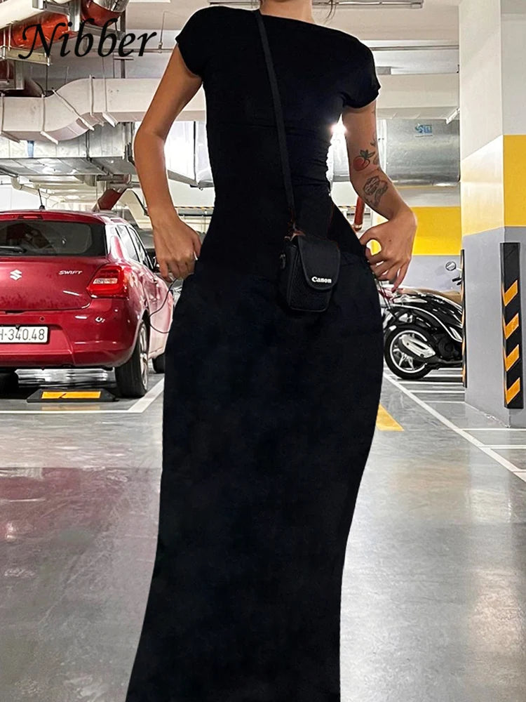 Nibber Elegant Backless Maxi Dress β Slim Fit Streetwear