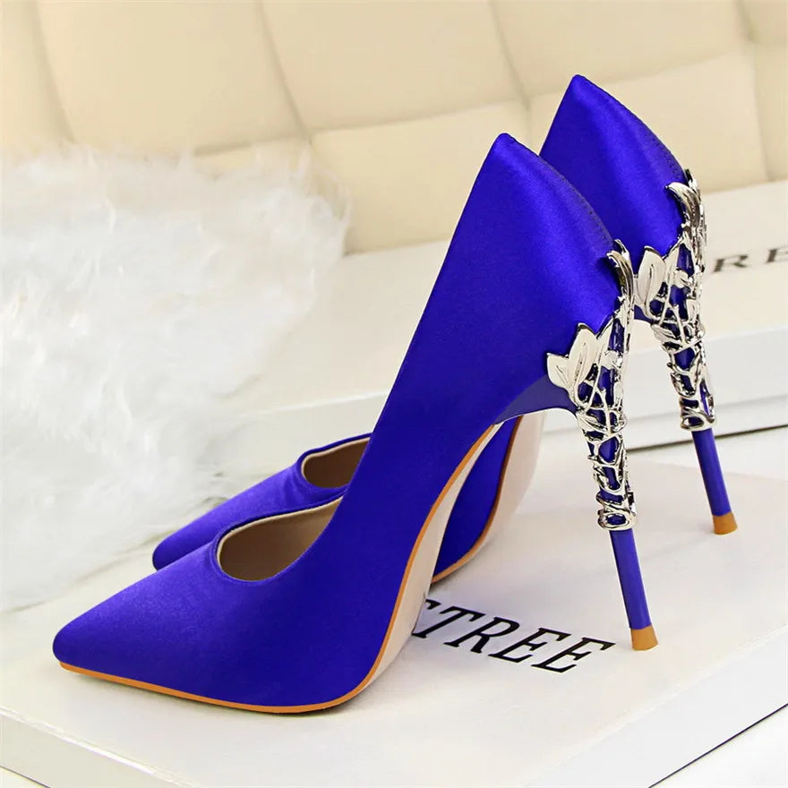 SilkSculpt – 2025 Metal Heel Pointed Pumps
