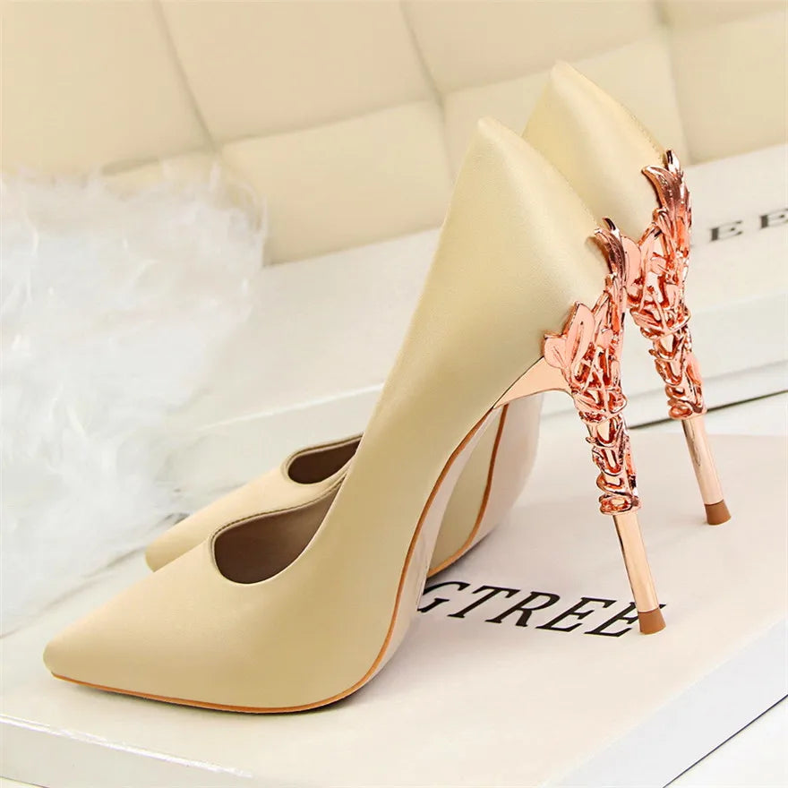 SilkSculpt – 2025 Metal Heel Pointed Pumps