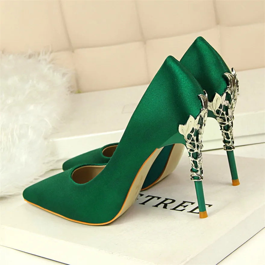 SilkSculpt – 2025 Metal Heel Pointed Pumps