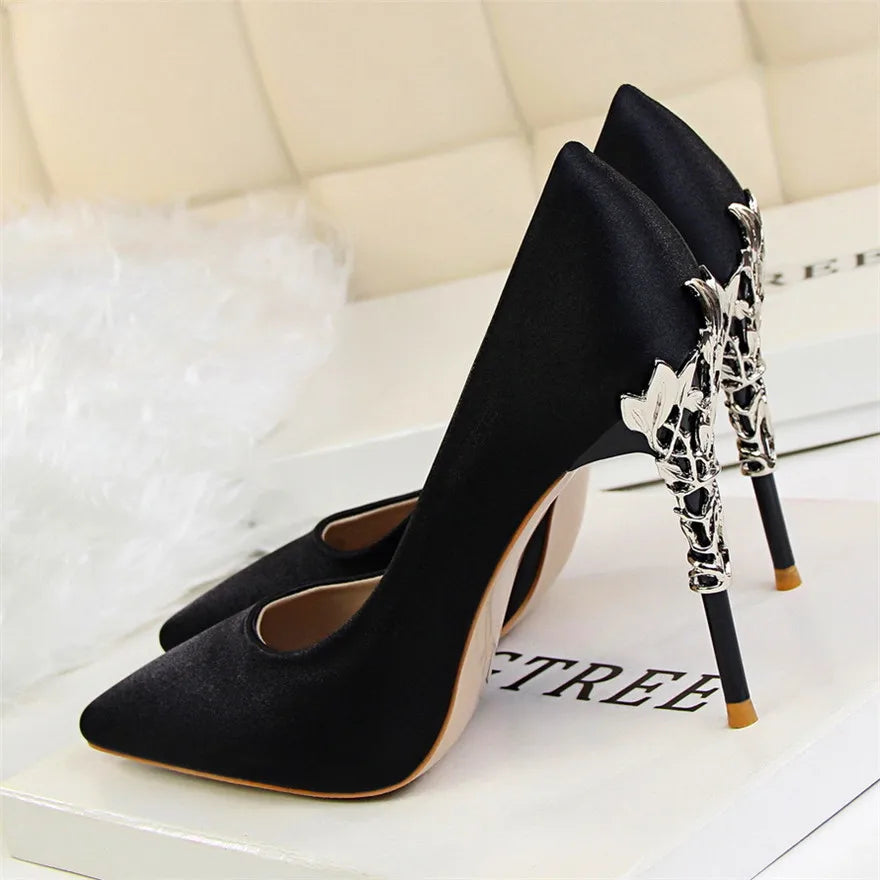 SilkSculpt – 2025 Metal Heel Pointed Pumps