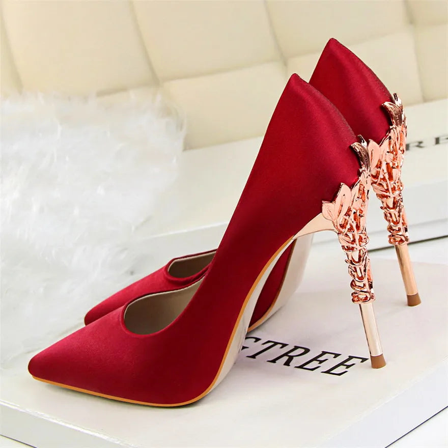 SilkSculpt – 2025 Metal Heel Pointed Pumps