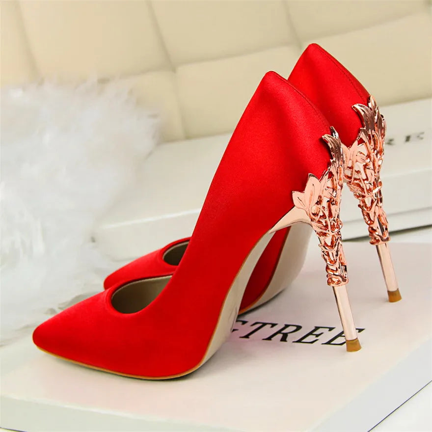 SilkSculpt – 2025 Metal Heel Pointed Pumps