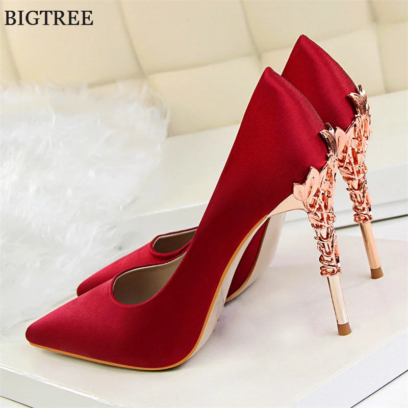 SilkSculpt – 2025 Metal Heel Pointed Pumps