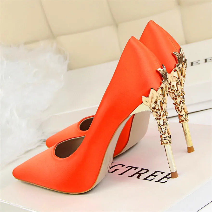 SilkSculpt – 2025 Metal Heel Pointed Pumps