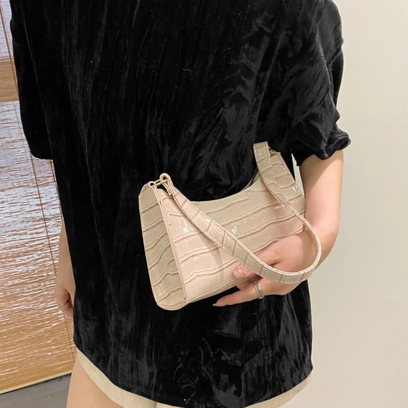 Alligator Pattern PU Leather Underarm Bag – Chic & Compact