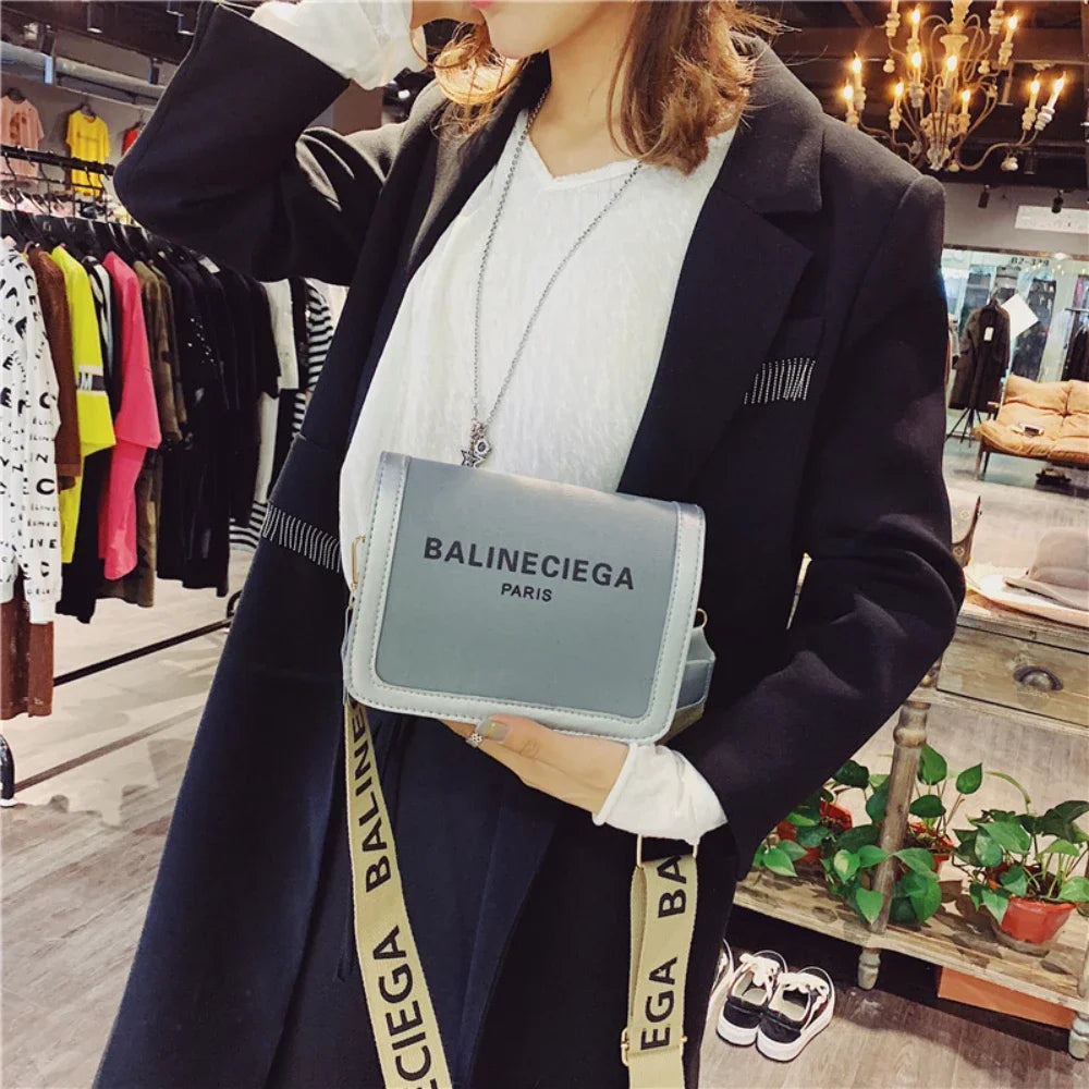 CanvasChic – Women's Wide Strap Casual Crossbody Bag