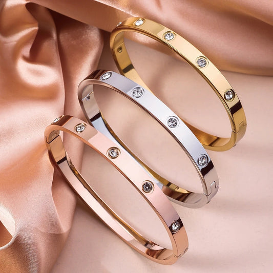 LuxeOval – Classic 18K Stainless Steel Bracelet Set