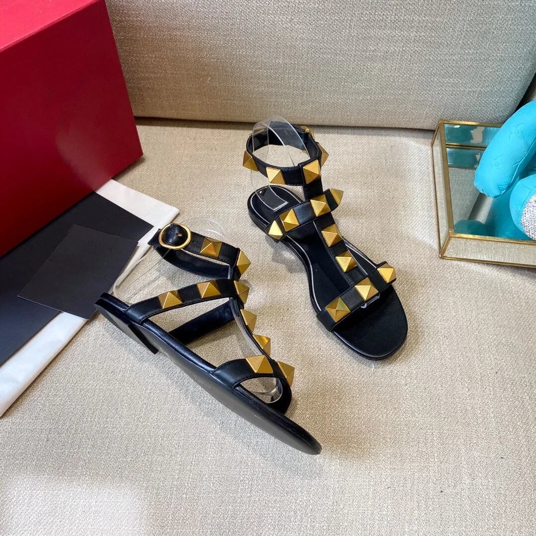 RomaChic 2025 – Rivet High-Top Flat Sandals
