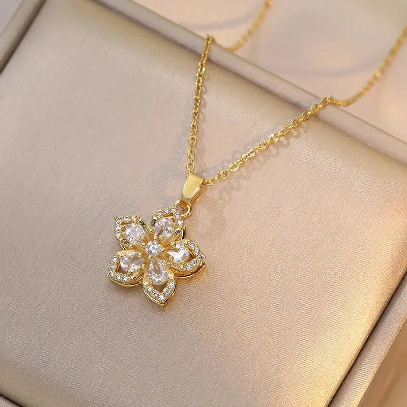 Spin Zircon Flower Pendant Necklace – Elegant Gold-Tone Statement Jewelry for Women