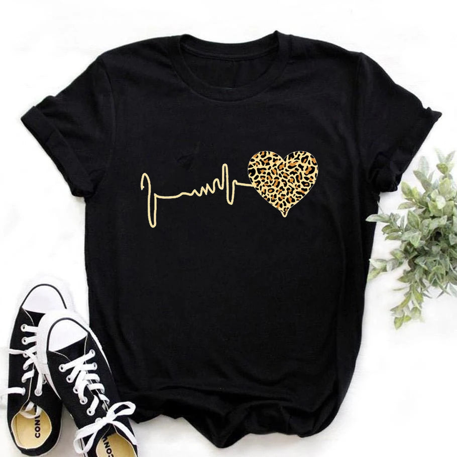 WildPulse – Women's 90s Leopard Heartbeat Graphic Tee