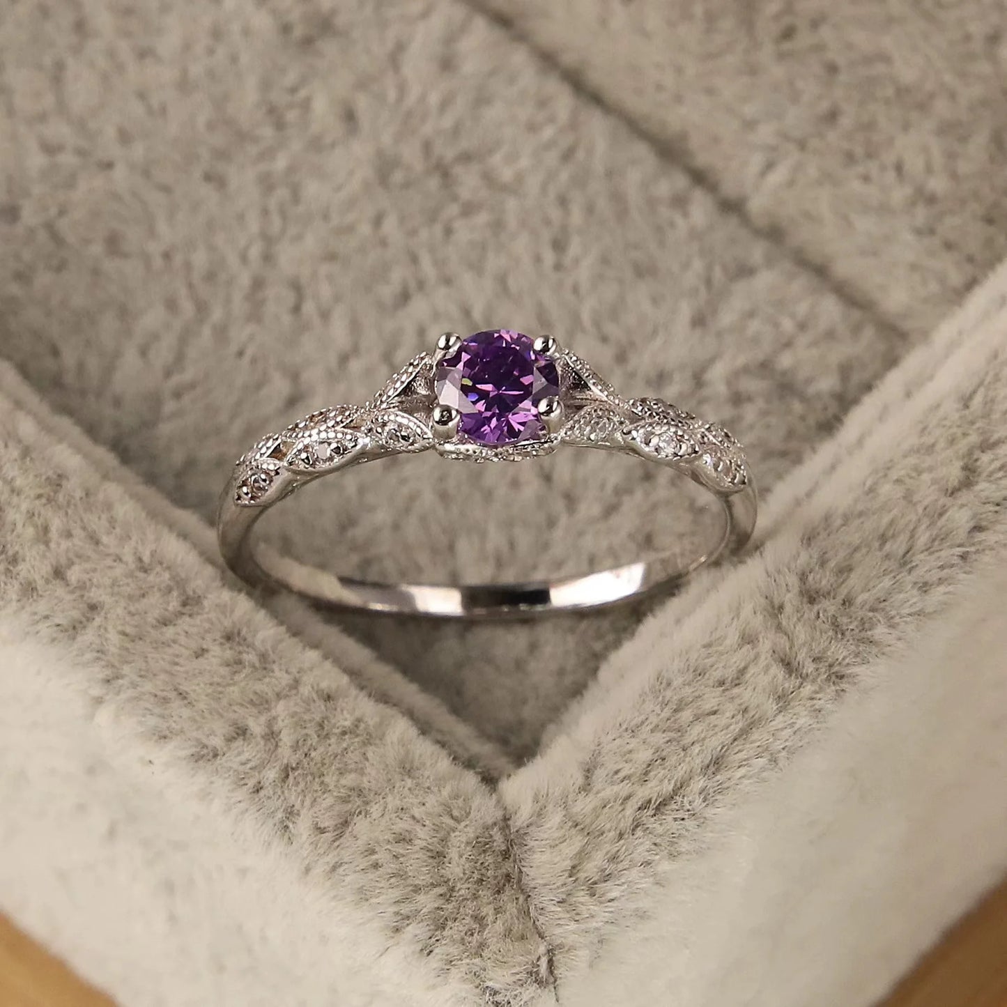 Amethyst Zirconia Women’s Ring – Elegant Light Luxury Gemstone Jewelry