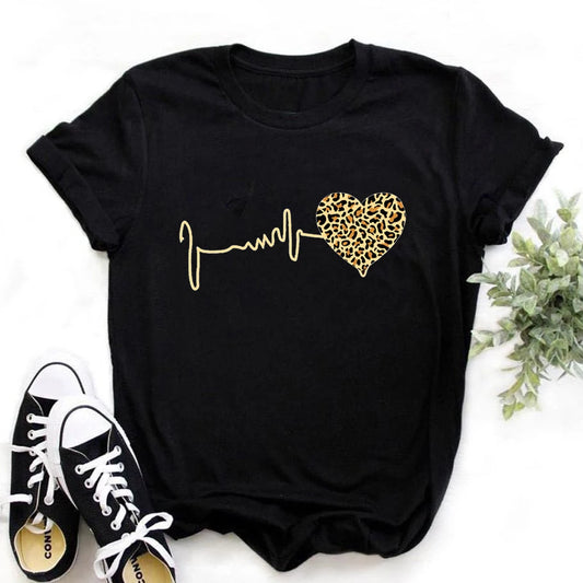 WildPulse – Women's 90s Leopard Heartbeat Graphic Tee